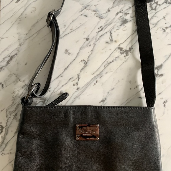 Kenneth Cole Black Bag - Picture 10 of 13